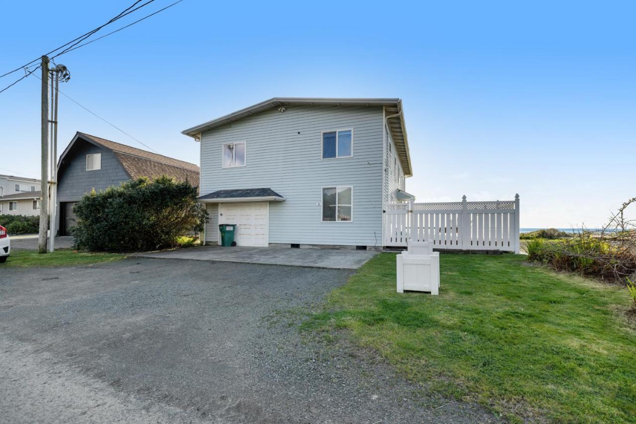 Ace'S Beach House Rockaway Beach Exterior photo